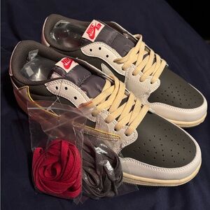 Travis Scott- mocha low size 11